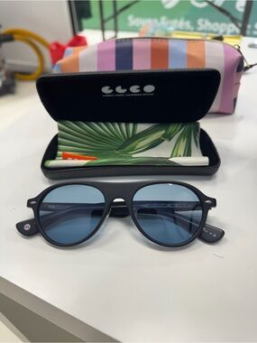 Eyewear women Black mat Frame Sunglasses with Blue Lenses
